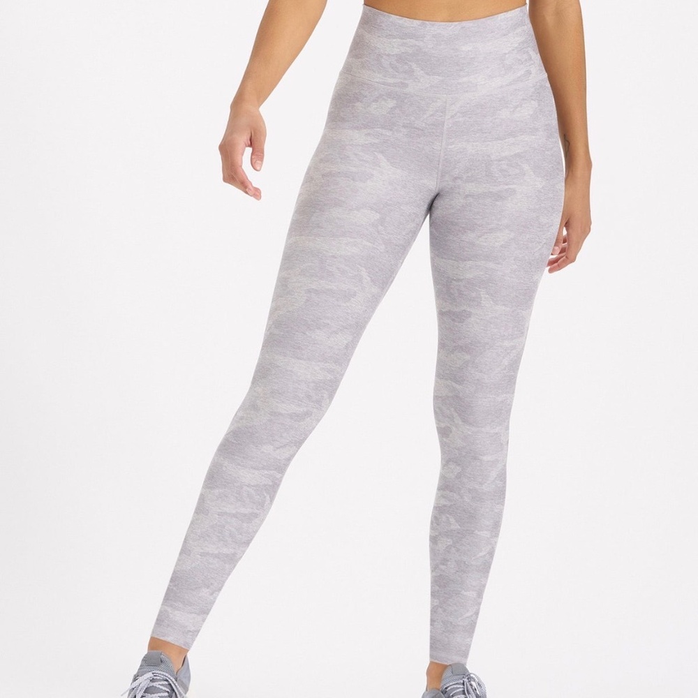 Vuori Clean Elevation Legging - image 1